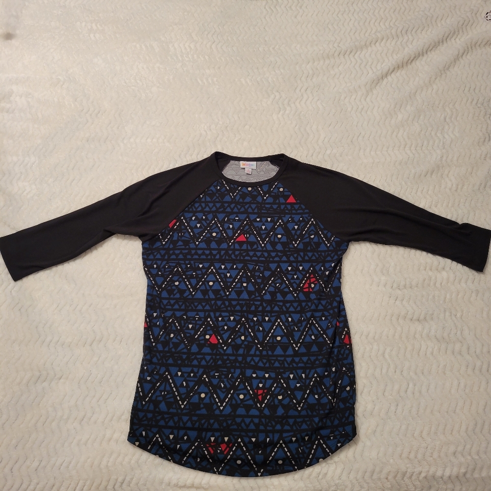 Lularoe raglan geometric top size S stretch